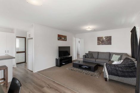 Photo of property in 24a Edgewater Parade, Waiuku, 2123
