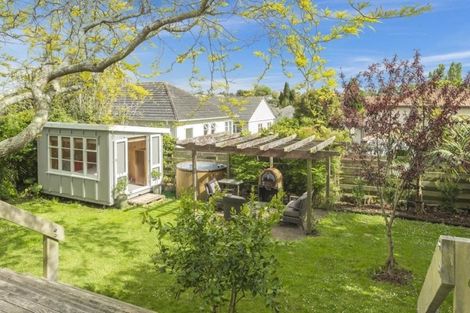 Photo of property in 2 Winscombe Street, Belmont, Auckland, 0622