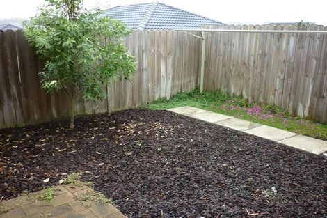 Photo of property in 24/22 Northcross Drive, Oteha, Auckland, 0632