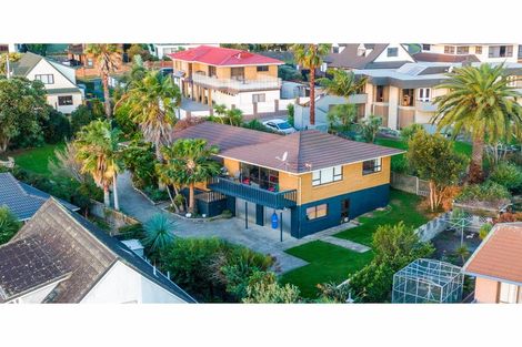 Photo of property in 10 Sophora Place, Totara Heights, Auckland, 2105