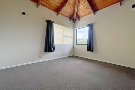 Photo of property in 25 Calman Place, Chatswood, Auckland, 0626