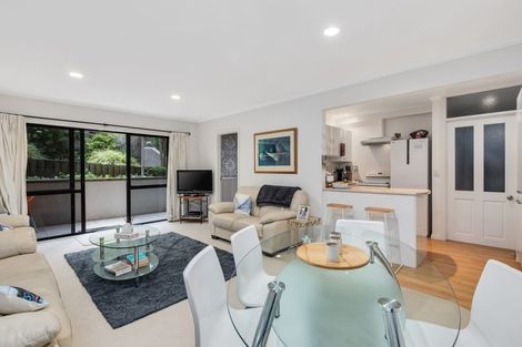 Photo of property in 28 Penguin Drive, Murrays Bay, Auckland, 0630
