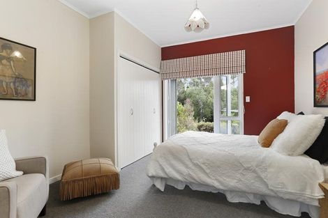 Photo of property in 249 Forest Hill Road, Waiatarua, Auckland, 0612