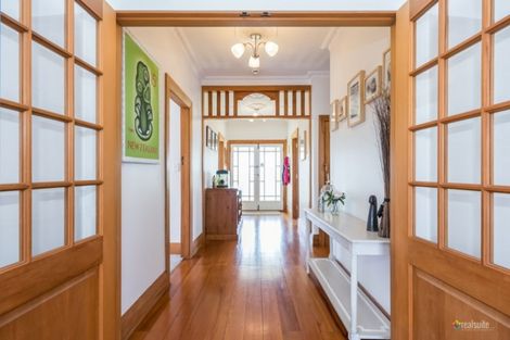 Photo of property in 38 Saint Ronans Avenue, Waterloo, Lower Hutt, 5011