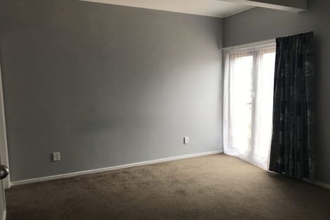 Photo of property in 30 Akaroa Drive, Maupuia, Wellington, 6022