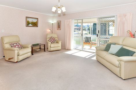 Photo of property in 36 Lakeside Drive, Pahurehure, Papakura, 2113