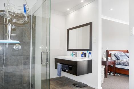 Photo of property in 24 Harbour View Heights, Picton, 7220