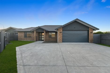 Photo of property in 37 Whitney Place, Rototuna North, Hamilton, 3210