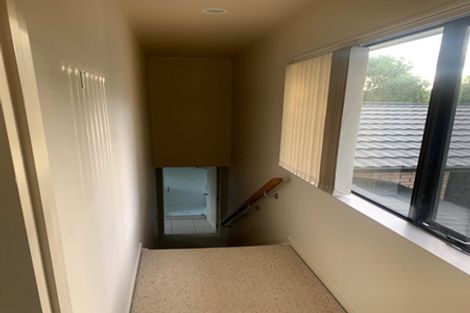 Photo of property in 5 Trotting Terrace, Fairview Heights, Auckland, 0632