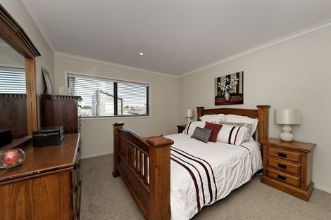 Photo of property in 14 Teal Way, Hobsonville, Auckland, 0616