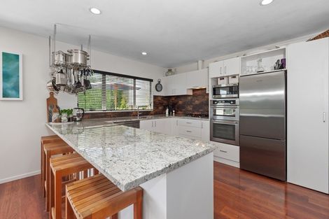 Photo of property in 6 Stephanie Close, Glenfield, Auckland, 0629