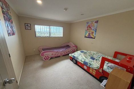 Photo of property in 7a Boeing Place, Goodwood Heights, Auckland, 2105