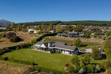 Photo of property in 251 Beacon Point Road, Wanaka, 9305