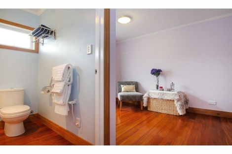 Photo of property in 24 Howard Road, Northcote, Auckland, 0627