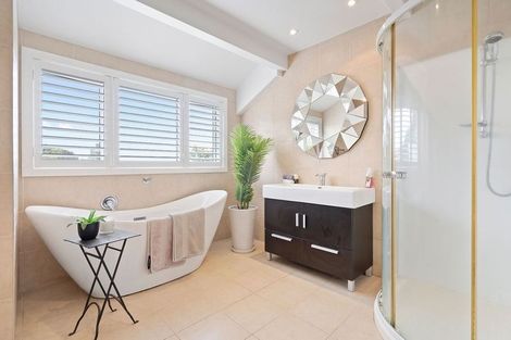 Photo of property in 86 Pemberton Avenue, Bayview, Auckland, 0629