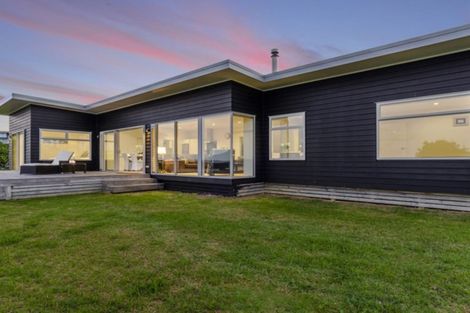 Photo of property in 22 Wonderview Road, Leigh, 0985