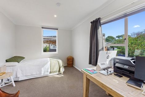 Photo of property in 25 Hillcrest Road, Raumati South, Paraparaumu, 5032