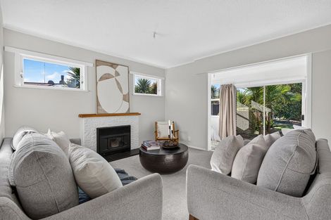 Photo of property in 17 Philip Street, Carterton, 5713