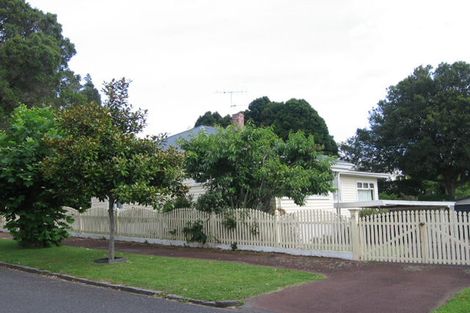 Photo of property in 15 Bowling Avenue, Epsom, Auckland, 1023