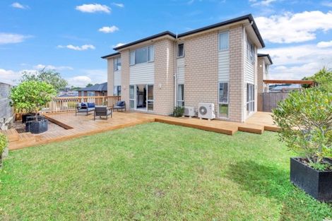 Photo of property in 47 Sohlue Place, Oteha, Auckland, 0632