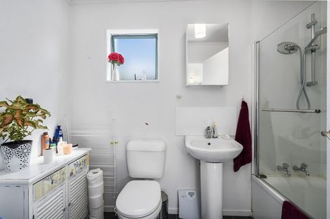 Photo of property in 13 Station Street, Woodville, 4920