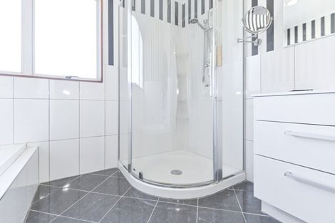 Photo of property in 2/102 Southampton Street West, Hastings, 4122