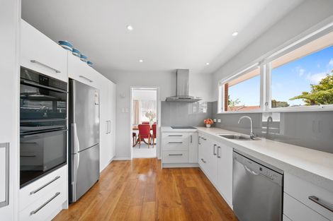 Photo of property in 10 Alf Walker Place, Papakura, 2110