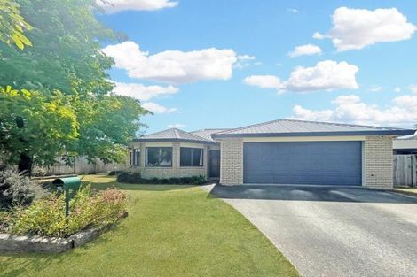 Photo of property in 10 Mckenzie Place, Rototuna North, Hamilton, 3210