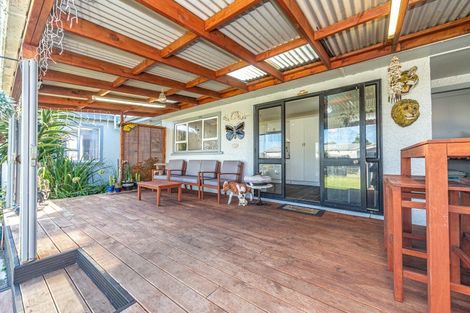 Photo of property in 51 Thatcher Street, Castlecliff, Whanganui, 4501