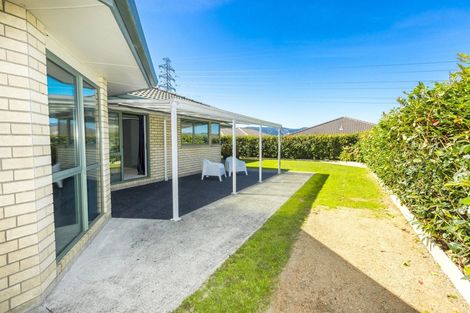 Photo of property in 12 Percy Kinsman Crescent, Riverstone Terraces, Upper Hutt, 5018