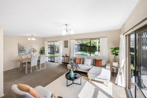 Photo of property in 2/5 Askew Place, Farm Cove, Auckland, 2012