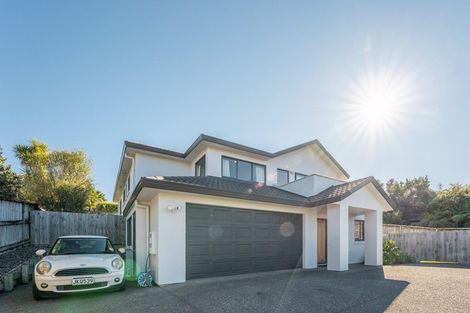 Photo of property in 22 Roberta Crescent, Orewa, 0931