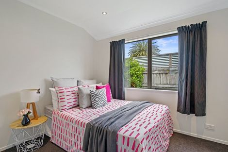 Photo of property in 10 Sackville Street, Martinborough, 5711