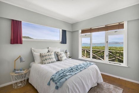 Photo of property in 39 Ferry Road, Days Bay, Lower Hutt, 5013