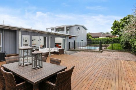 Photo of property in 63 Seaview Road, Castor Bay, Auckland, 0620