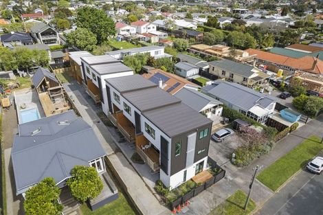 Photo of property in 28a Walker Road, Point Chevalier, Auckland, 1022