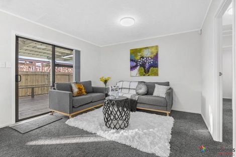 Photo of property in 1/7 Mon Desir Place, Manurewa, Auckland, 2102