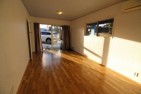 Photo of property in 1 Lowtherhurst Road, Massey, Auckland, 0614