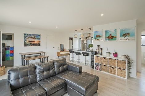 Photo of property in 15a Meadow Drive, Whitianga, 3510