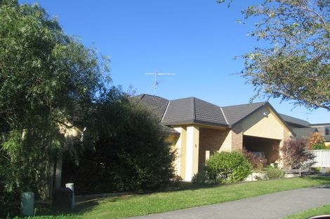 Photo of property in 5 Samwell Drive, Whitby, Porirua, 5024