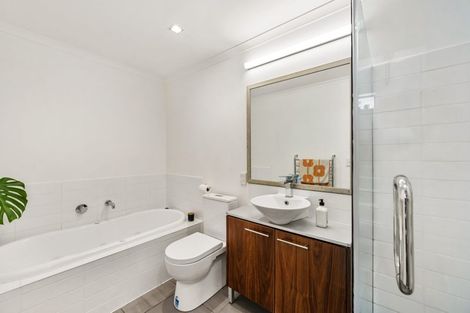 Photo of property in Augusta Apartments, 7/254 Willis Street, Te Aro, Wellington, 6011