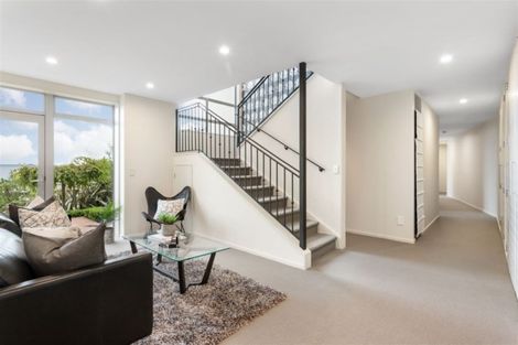 Photo of property in 2 Ti Kouka Eco Lane, Redcliffs, Christchurch, 8081
