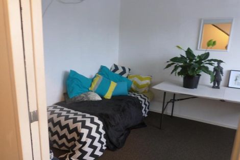 Photo of property in Lynn Park Terrace, 15/12 Ambrico Place, New Lynn, Auckland, 0600