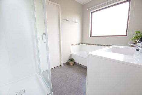 Photo of property in 19 Bucksburn Place, Greenmeadows, Napier, 4112