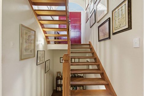 Photo of property in 12 Tensing Place, Khandallah, Wellington, 6035