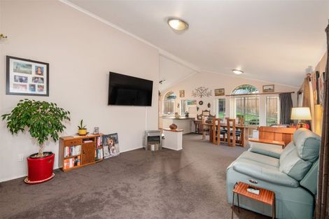 Photo of property in 120 Buscomb Avenue, Henderson, Auckland, 0610