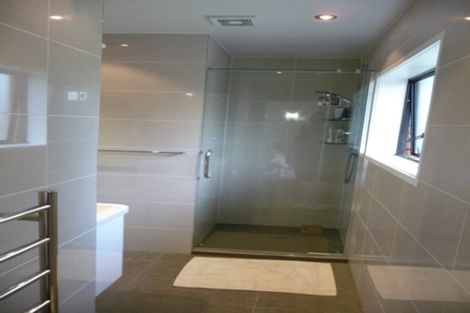 Photo of property in 2/32 Pupuke Road, Takapuna, Auckland, 0622