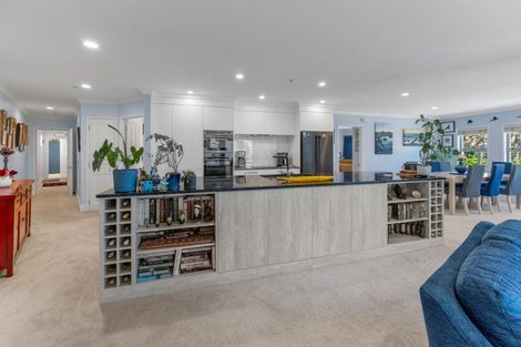 Photo of property in 1c Queen Street, New Plymouth, 4310