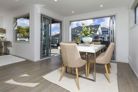 Photo of property in 1/465a Beach Road, Murrays Bay, Auckland, 0630