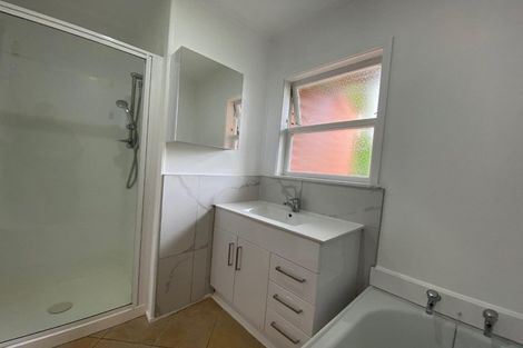 Photo of property in 2/20 Northumberland Avenue, Belmont, Auckland, 0622